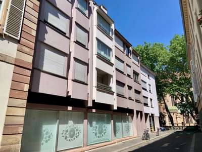 AV locaux Strasbourg, Place Saint Pierre le Jeune