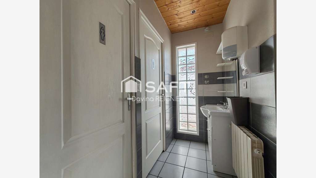 Vente local commercial 102m² Tesson centre-bourg