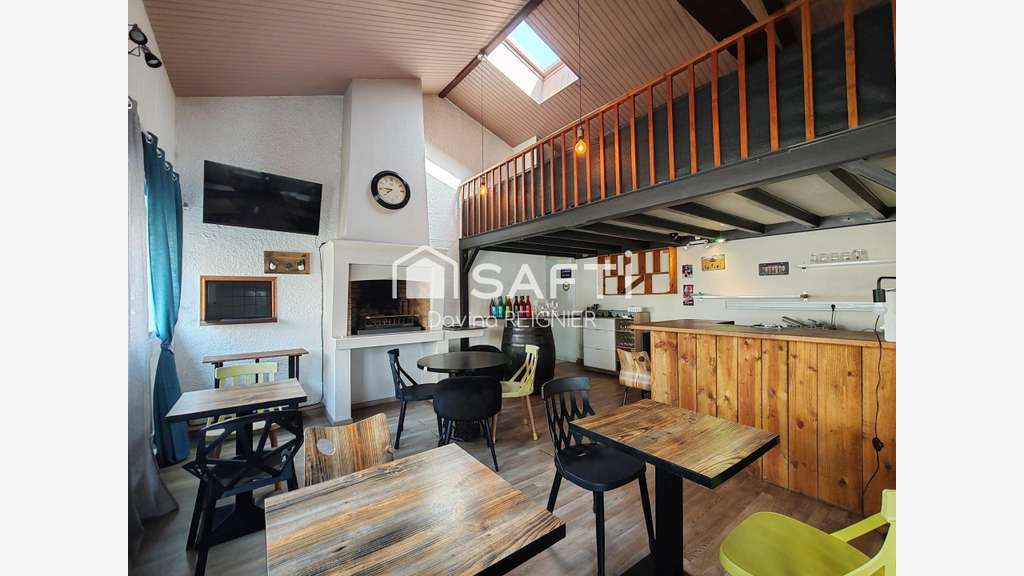Vente local commercial 102m² Tesson centre-bourg