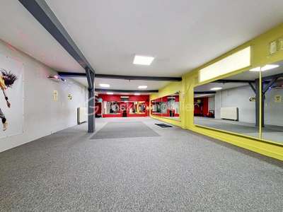 Vente local commercial de 420m² à Thouars