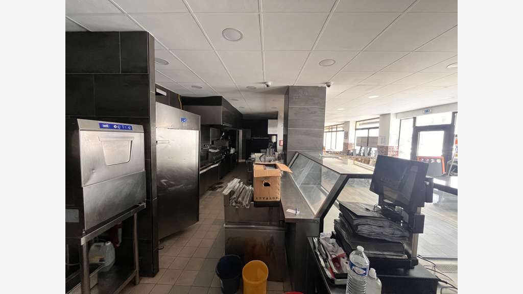 Local 216m² ideal restauration à Toulon