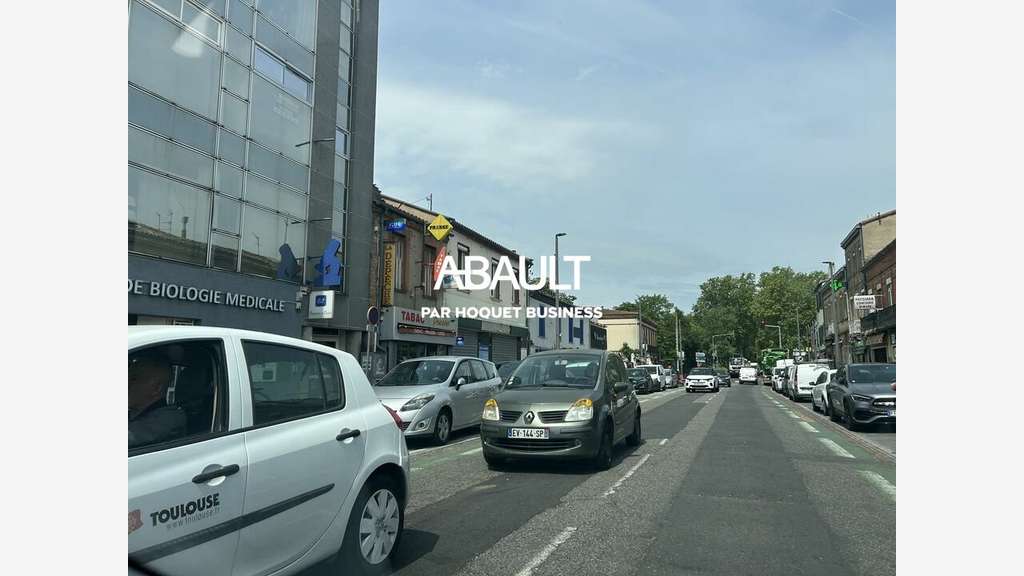 Murs commerciaux libres 427m² à vendre à Toulouse