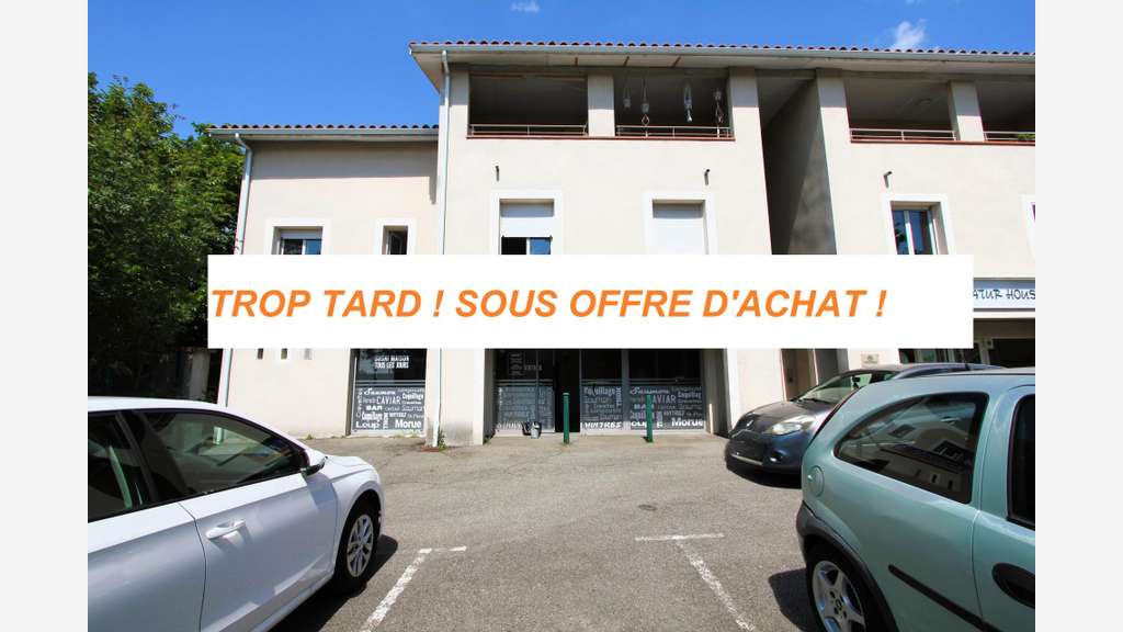 Local avec 11 parkings au centre de Bruguières