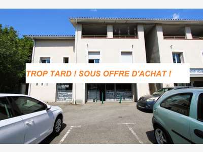 Local avec 11 parkings au centre de Bruguières