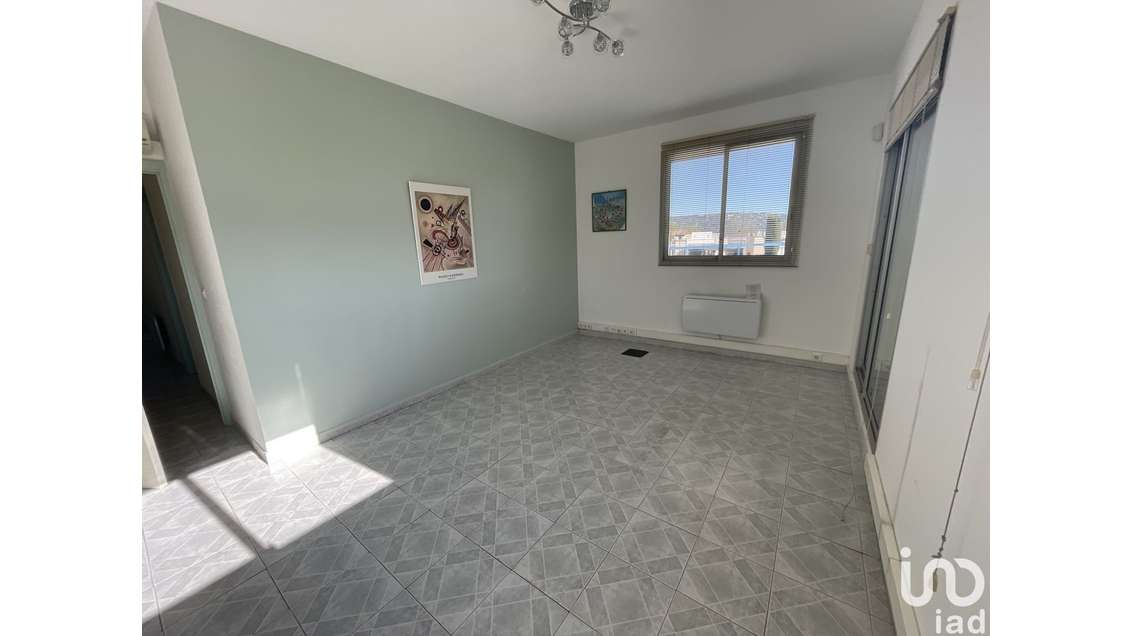 Murs commerciaux à Tourrettes