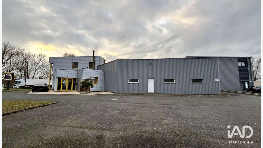 Vente local professionnel 1100m² à Tours 