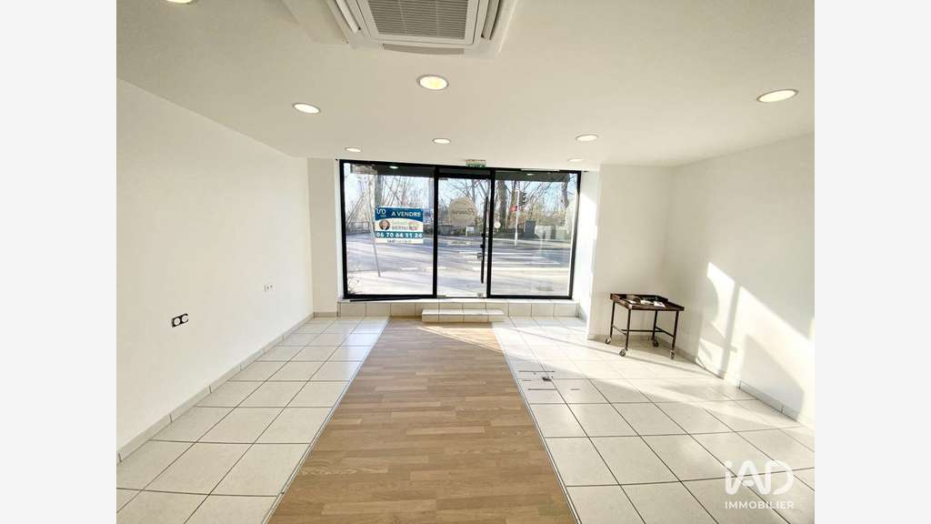 Vente boutique de 45m² à Tours Quai Paul Bert