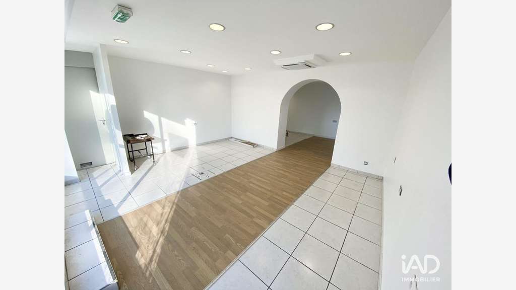 Vente boutique de 45m² à Tours Quai Paul Bert