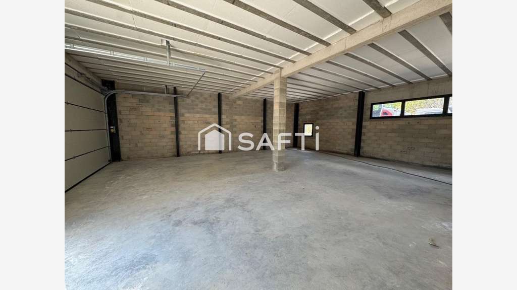 Vente local commercial 235m² à Tourves empl idéal