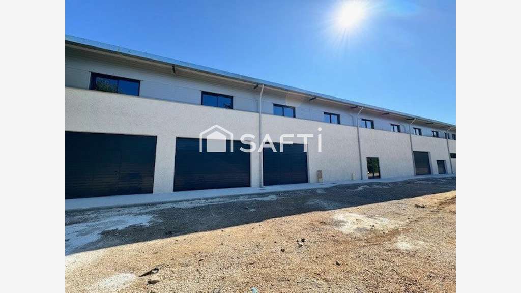 Vente local commercial 235m² à Tourves empl idéal