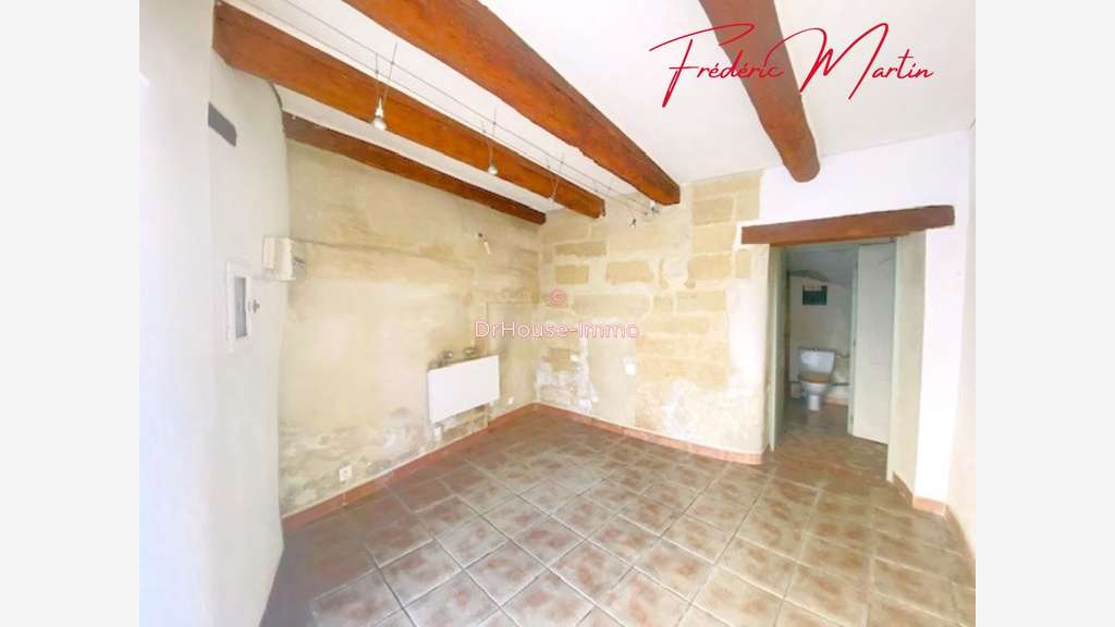 Uzès centre, immeuble en pierre de 130 m² avec s