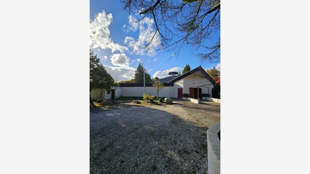 AV local d'activité 630m² prox Maure-de-Bretagne