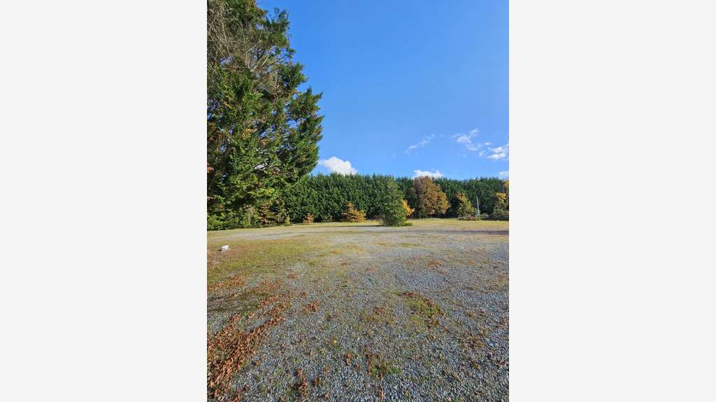 AV local d'activité 630m² prox Maure-de-Bretagne
