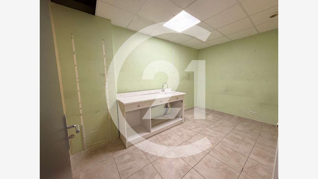 Vente local commercial 260m² à Valence Sud