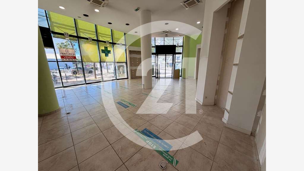 Vente local commercial 260m² à Valence Sud