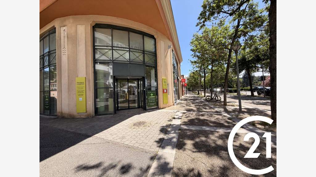 Vente local commercial 260m² à Valence Sud