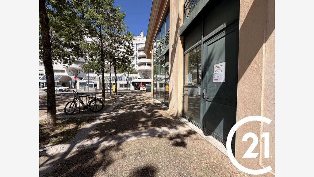 Vente local commercial 260m² à Valence Sud