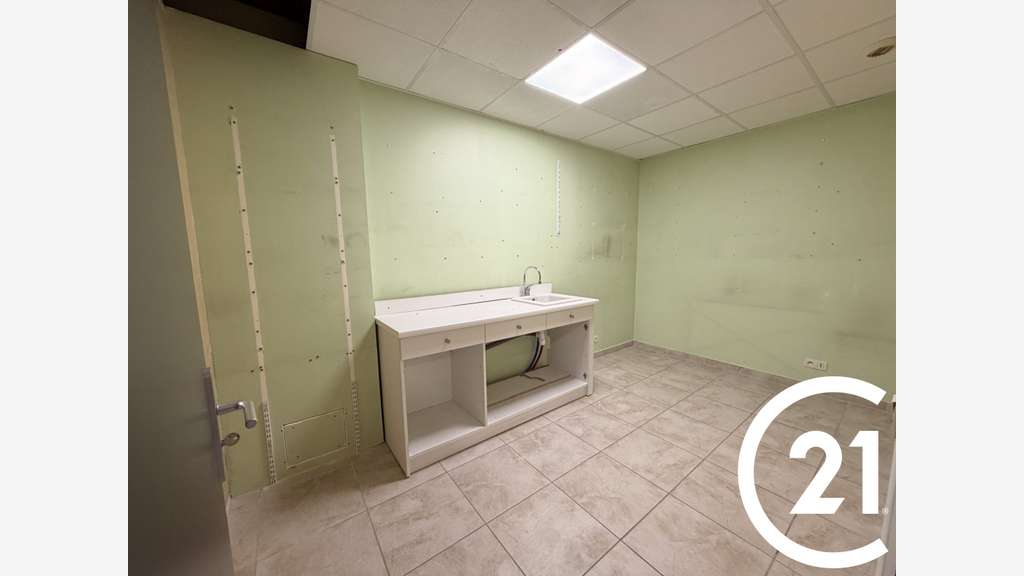 Vente local commercial 260m² à Valence Sud