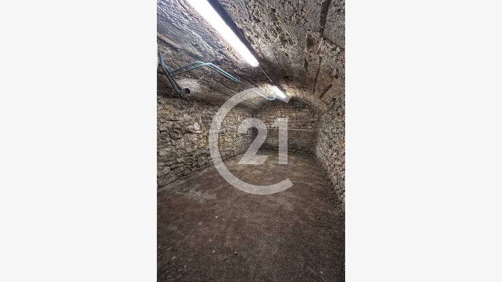 À vendre local 120m² emplacement n°1 à Valence