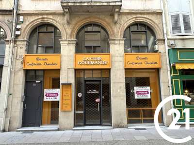 À vendre local 120m² emplacement n°1 à Valence