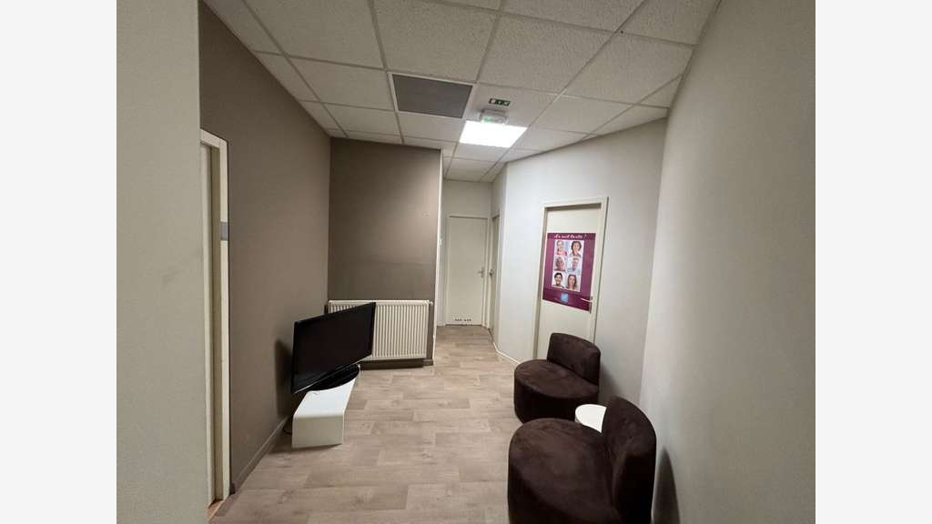 A VENDRE LOCAL APPARTEMENT DE 115 M2