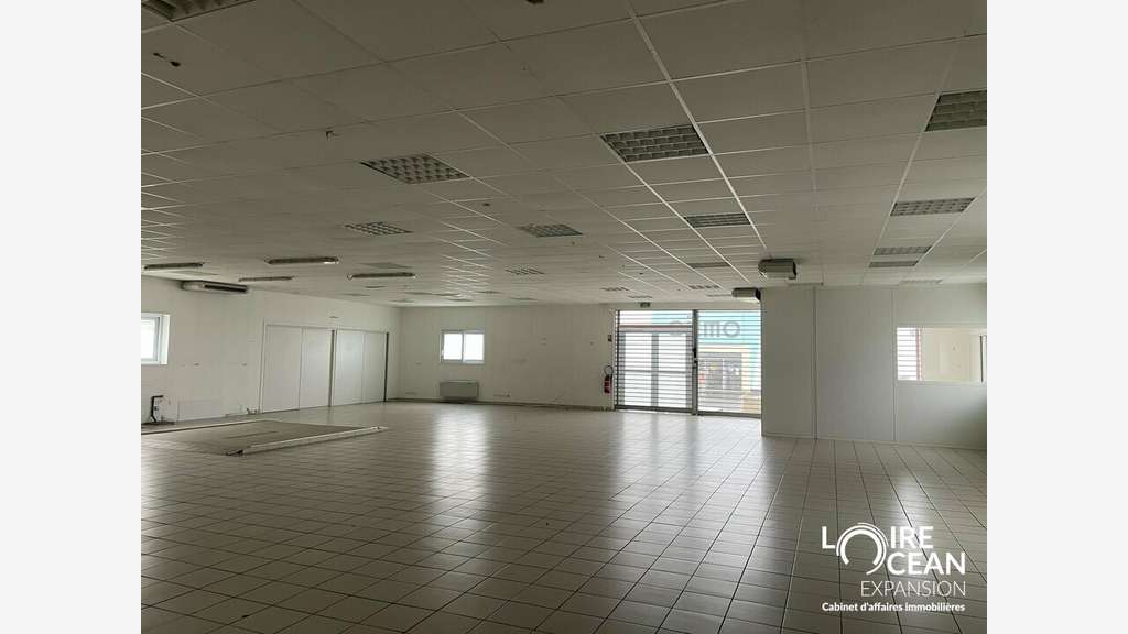Local commercial de 336m² à vendre à Vallet