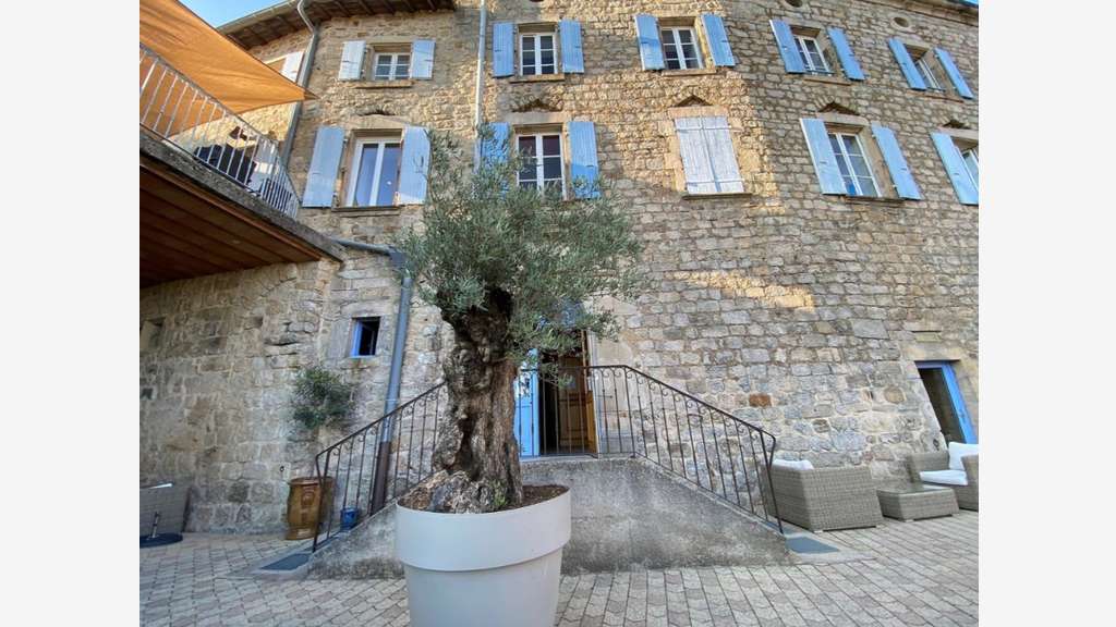 à vendre proche de VALLON PONT D'ARC Murs d'un 