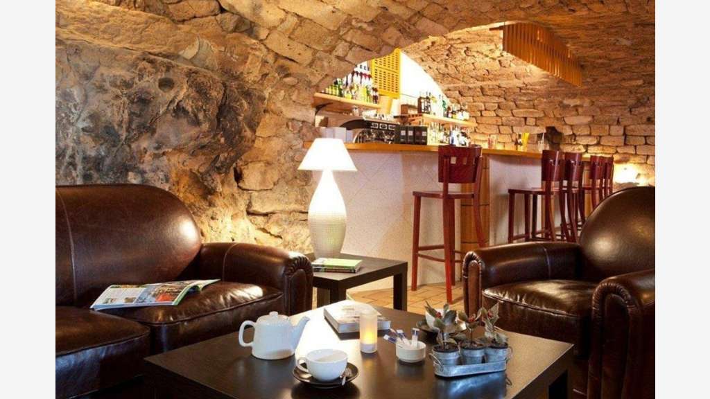 à vendre proche de VALLON PONT D'ARC Murs d'un 