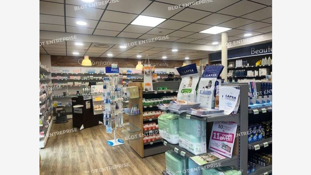 À vendre bâtiment indépendant 180m² Vannes Kercado
