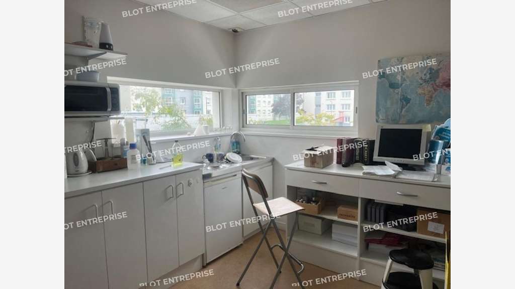 À vendre bâtiment indépendant 180m² Vannes Kercado
