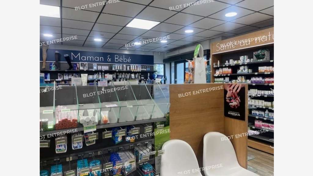 À vendre bâtiment indépendant 180m² Vannes Kercado