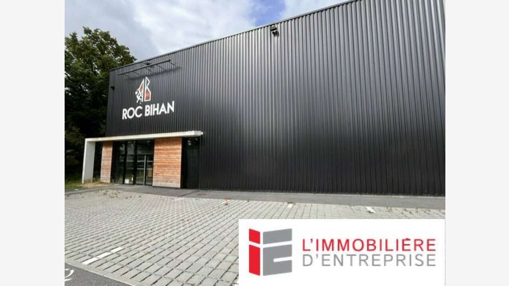 Cellule 600m² double peau à vendre à Vannes