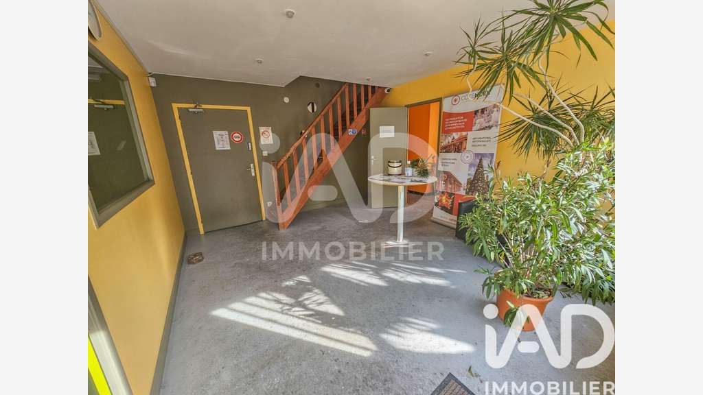 AV local d’activité 2500m² à Varennes-Changy A77