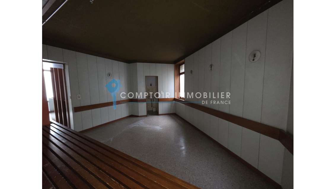 CENTRE VILLE VAUVERT. LOCAL PROFESSIONNEL 107 M²