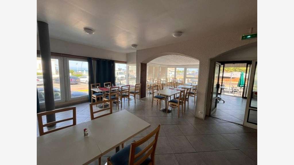 Etablissement de 800m² à vendre Vendays-Montalivet
