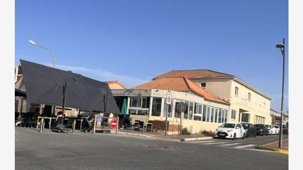 Etablissement de 800m² à vendre Vendays-Montalivet