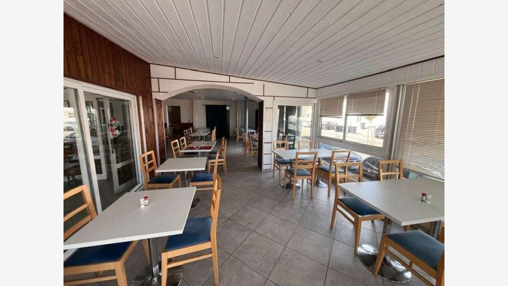Etablissement de 800m² à vendre Vendays-Montalivet