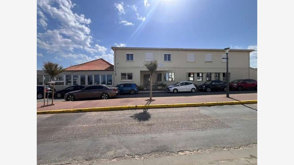 Etablissement de 800m² à vendre Vendays-Montalivet
