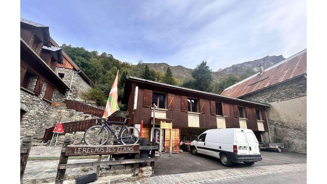 AV bâtiment commercial 89m² à St-Christophe-Oisans