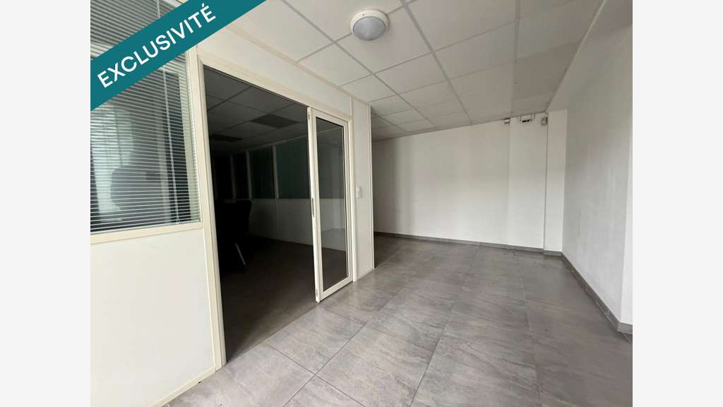 Vente locaux dans petite zone commerciale à Verdun
