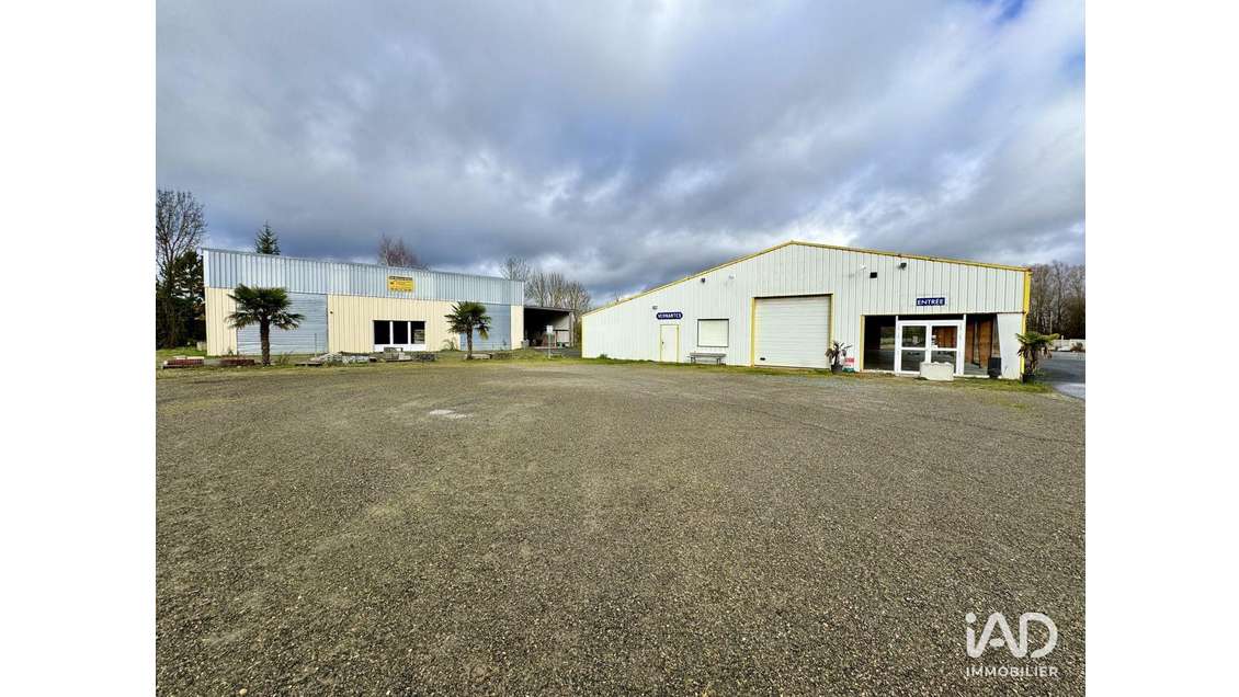 Murs commerciaux à Vernantes