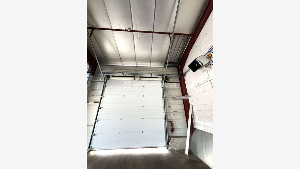 AV bâtiment local d'activité 260m² prox Vernon