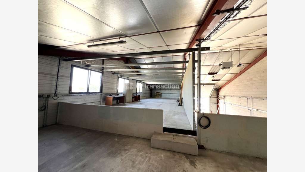 AV bâtiment local d'activité 260m² prox Vernon