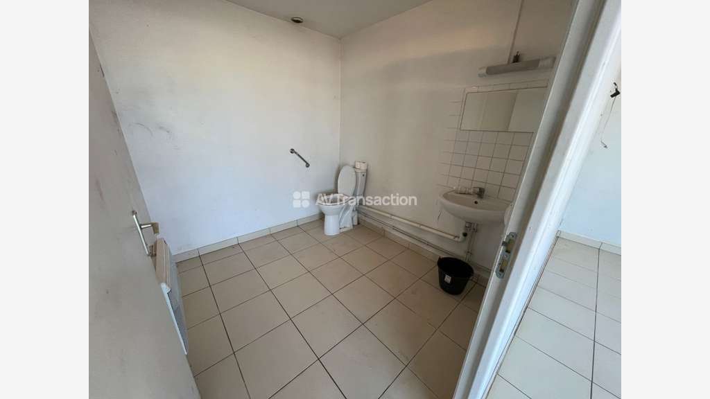 AV bâtiment local d'activité 260m² prox Vernon
