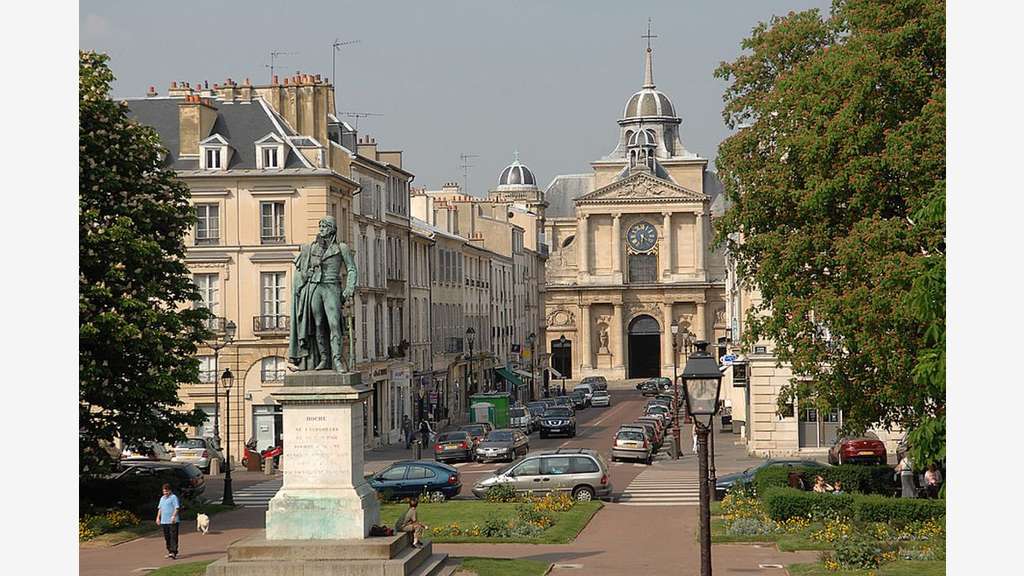 Vente murs occupés à Versailles Notre Dame