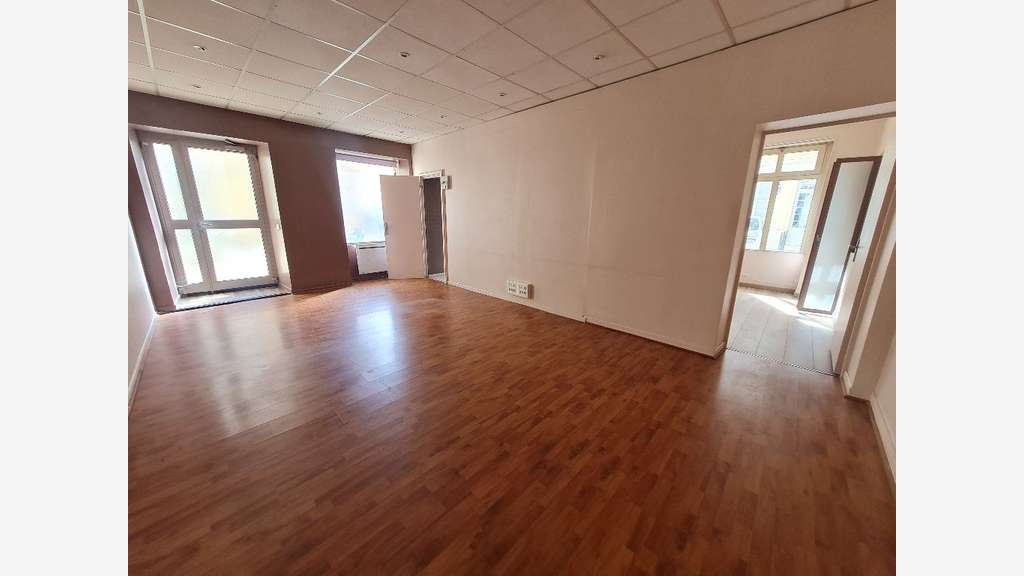 Vente murs libres 88m² à Versailles Saint Cloud