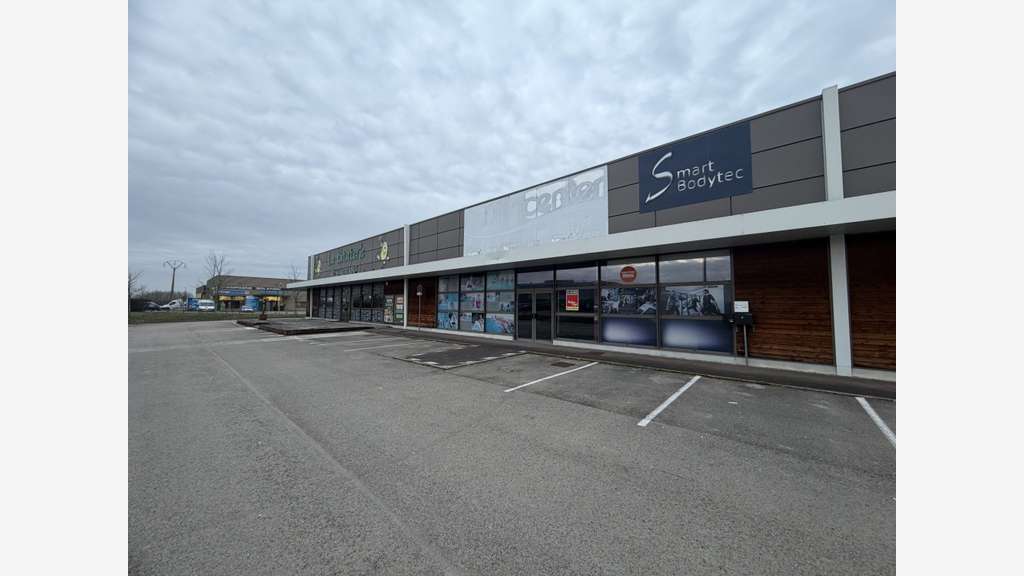 Vente bâtiments commerciaux divisible + parkings