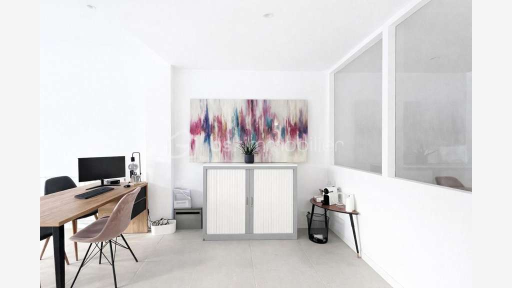 LOCAL COMMERCIAL RÉNOVÉ - EMPLACEMENT N°1 CENTRE V