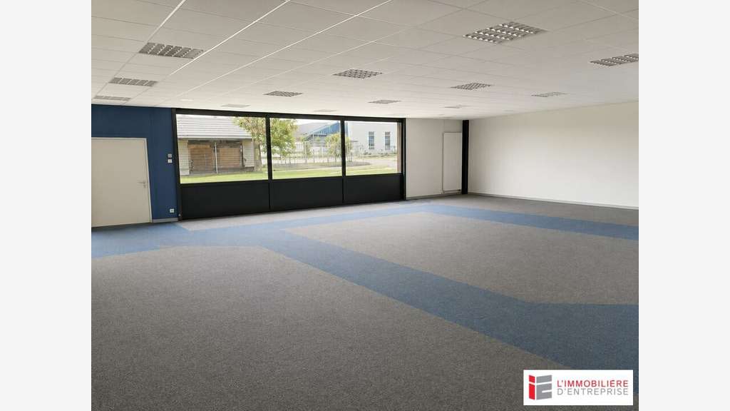 AV local commercial 333m² Vitré Z.A. La Baratière