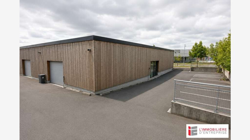 AV local commercial 333m² Vitré Z.A. La Baratière